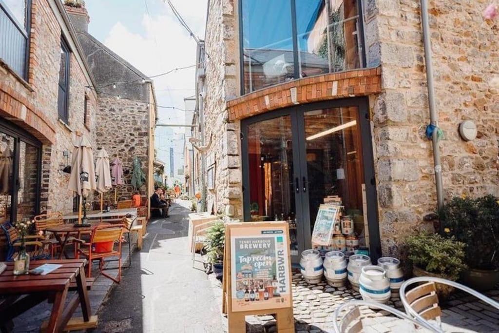 Ship Cottage Tenby Beach 50M ภายนอก รูปภาพ
