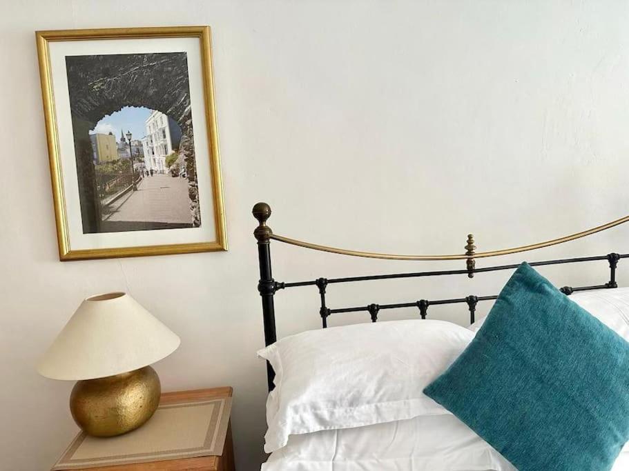 Ship Cottage Tenby Beach 50M ภายนอก รูปภาพ
